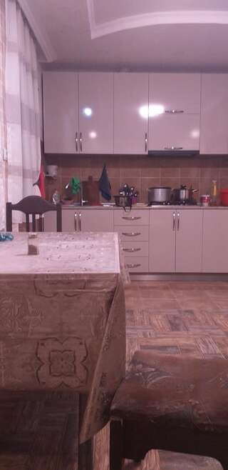 Отели типа «постель и завтрак» Dandalo Батуми Просторный двухместный номер с 2 отдельными кроватями-9