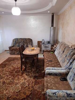 Отели типа «постель и завтрак» Dandalo Батуми Просторный двухместный номер с 2 отдельными кроватями-4